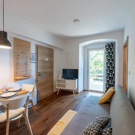 Apartment Next To The - Inrika