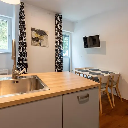 Apartman Next To The - Inrika Ika